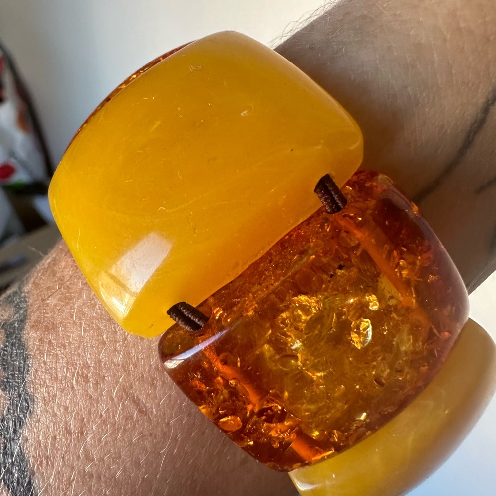 Beautiful vintage Lucite bracelets! - Picture 3 of 7